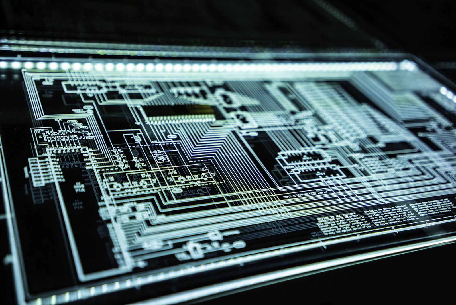 Circuitos e infraestrutura de rede em close, textura de tecnologia